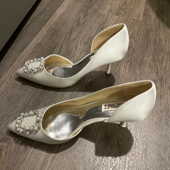 Badgley Mischka heels. Size 7.5 super comfortable. Used only once - Picture 7 of 11